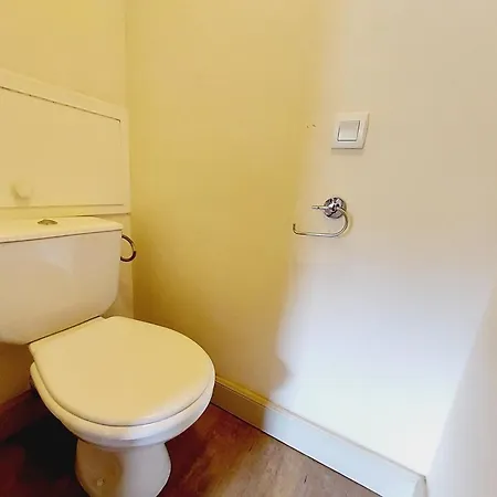 23m² Lumineux A Avec Wifi Et Parking - Fr-1-351-250